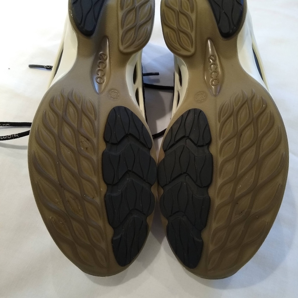 Ecco Biom Size 7  sneaker - Picture 4 of 6